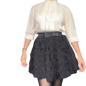 Black textured skirt - Texture rosette/ soft volume - XS
